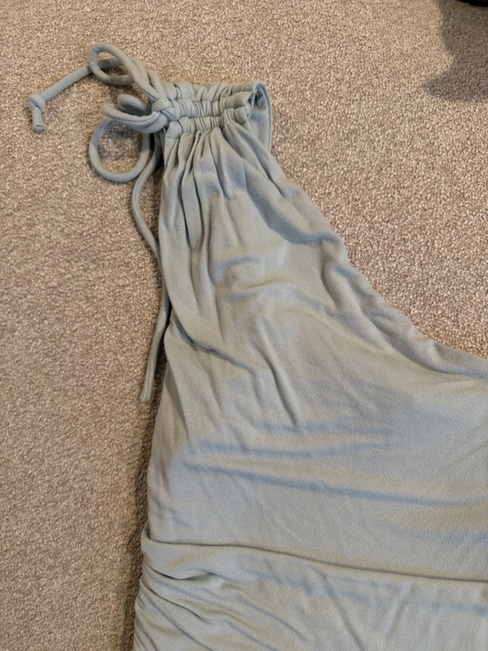 One-Shoulder Ruched Tank Top - Picture 3 of 5